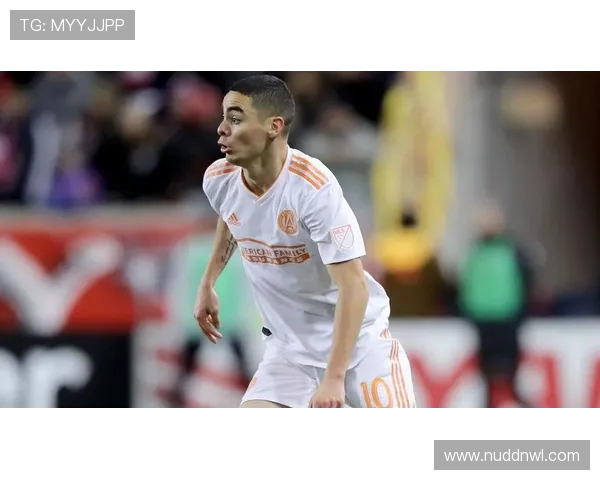 巴拉圭名哨贝尼特斯主裁世俱杯焦点战：马梅洛迪日落 VS 多特蒙德(1)